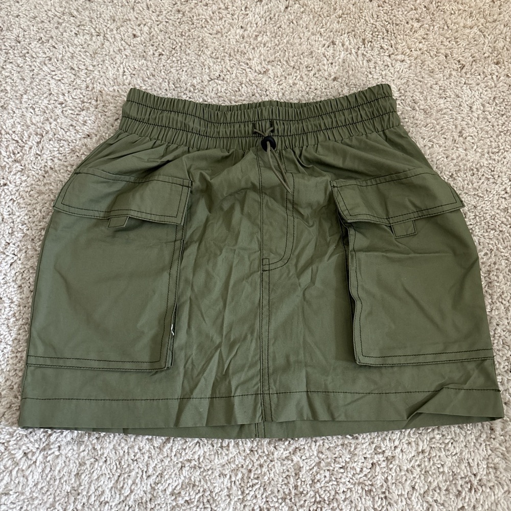 Green cargo skirt